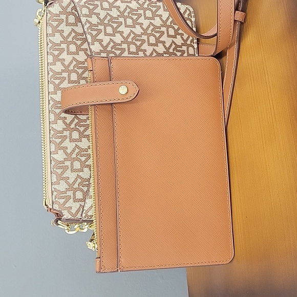 Dkny nwt thomasina crossbody - Picture 5 of 7